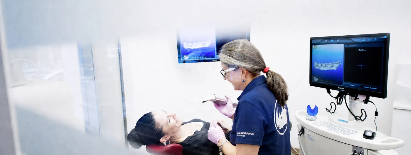 Digitale Abformung mit dem Intraoralscanner in der Ordination in Horn